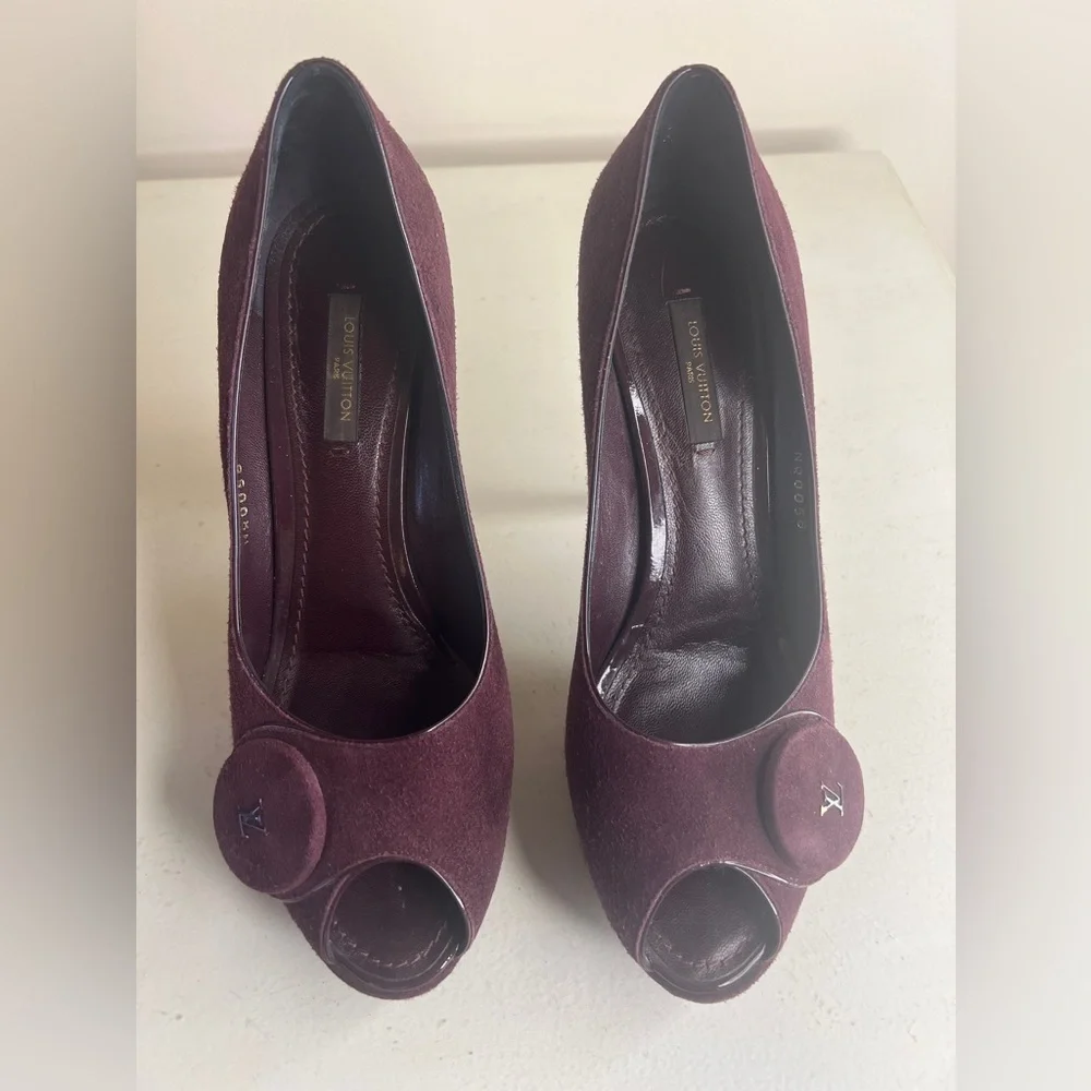 LOUIS VUITTON Size 36.5 Aubergine Purple Suede Chelsea Peep Toe Pumps